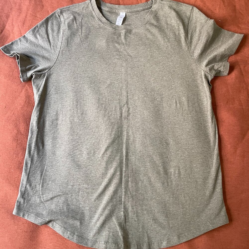 Lululemon Love Curved-Hem Crewneck T Shirt Size 8 Heathered Olive